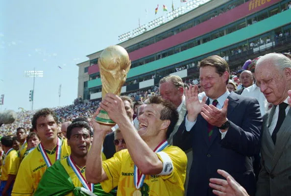 Vejam o que fazem hoje os tetracampeões de 1994