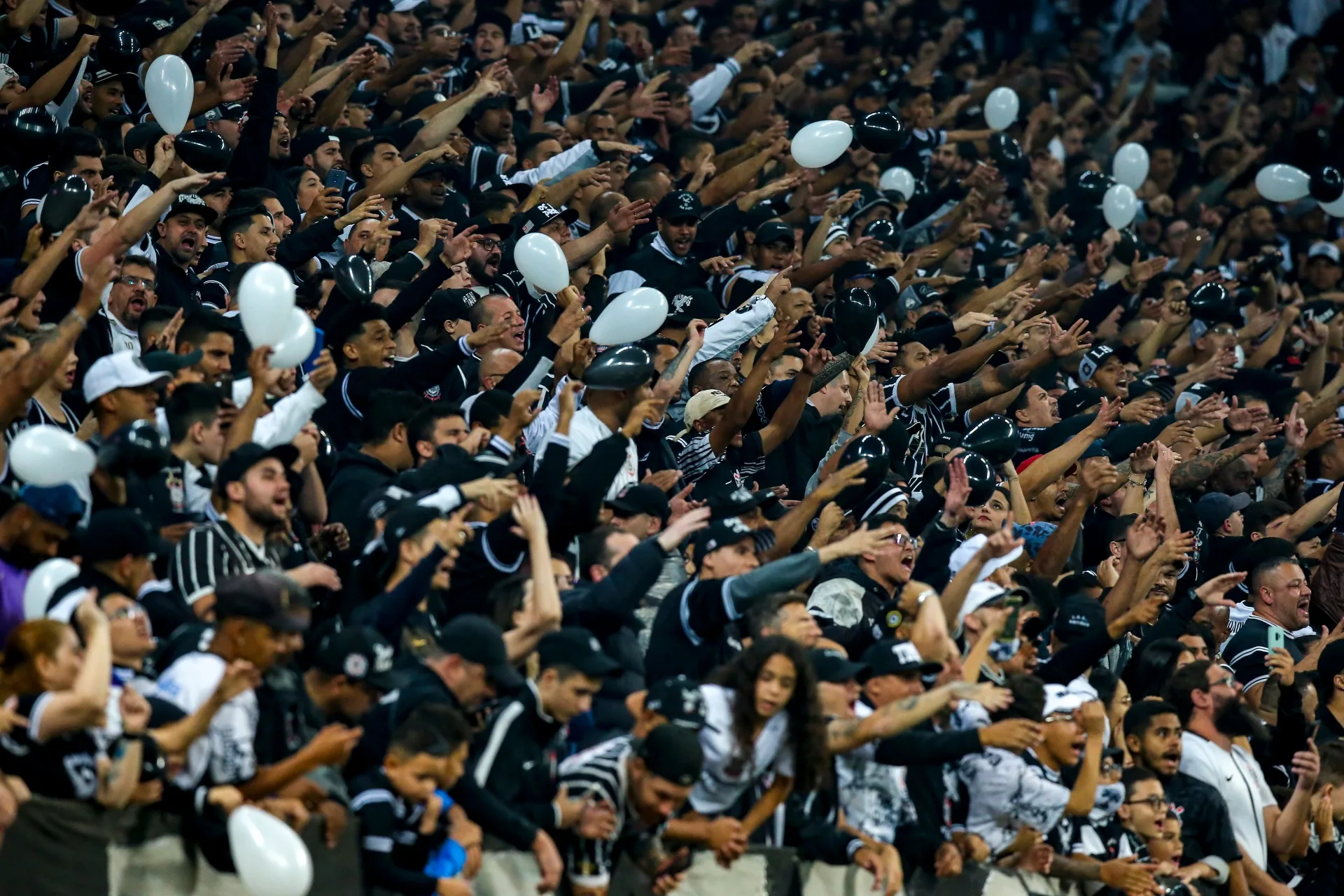 Corinthians 106 anos: 4/7/2012 – O dia em que todos os corintianos se libertaram