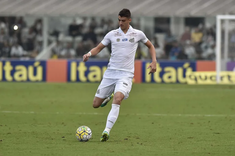 Santos encara Figueirense com seis pendurados e um suspenso