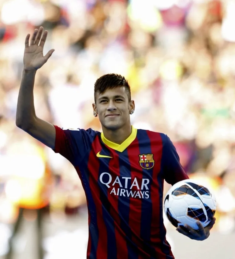 Neymar Jr compra mansão cinematográfica em Mangaratiba