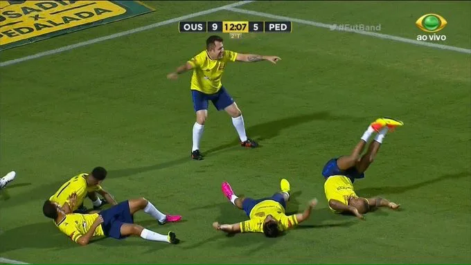 Ousadia x Pedalada: assista aos gols do amistoso entre Neymar e Robinho