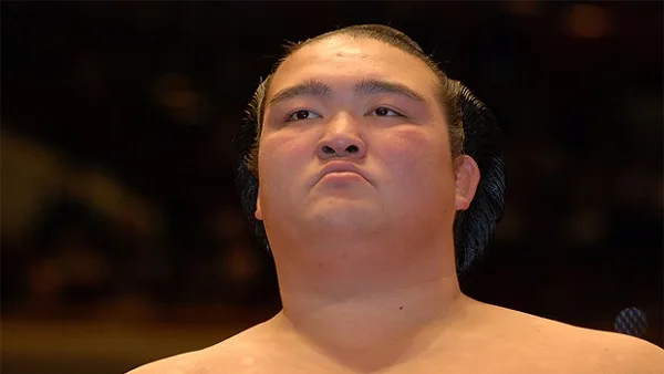 Criador do esporte, Japão volta a ter campeão no sumô depois de 20 anos