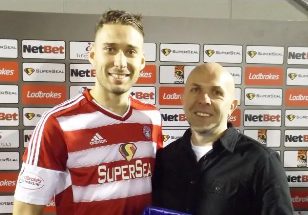 Único jogador brasileiro na Escócia, Alex fala sobre conquista do Celtic e mico na Grécia