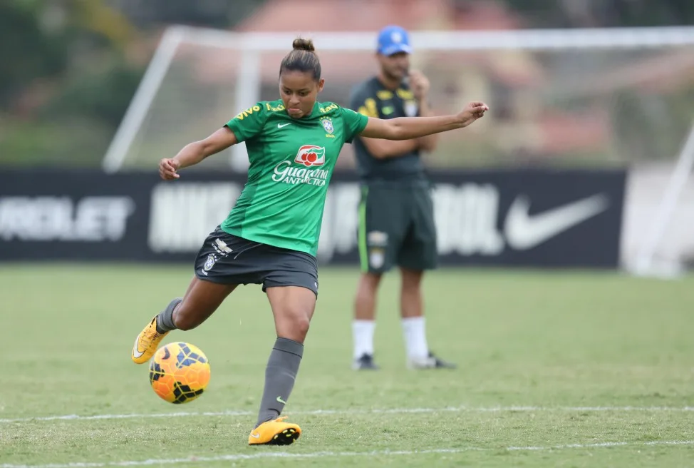 Francielle dá adeus à Seleção e abre o jogo: “A CBF não se importa com o futebol feminino”