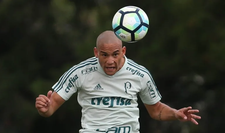 Zagueiro do Palmeiras rescinde com time espanhol e volta antes do prazo de empréstimo