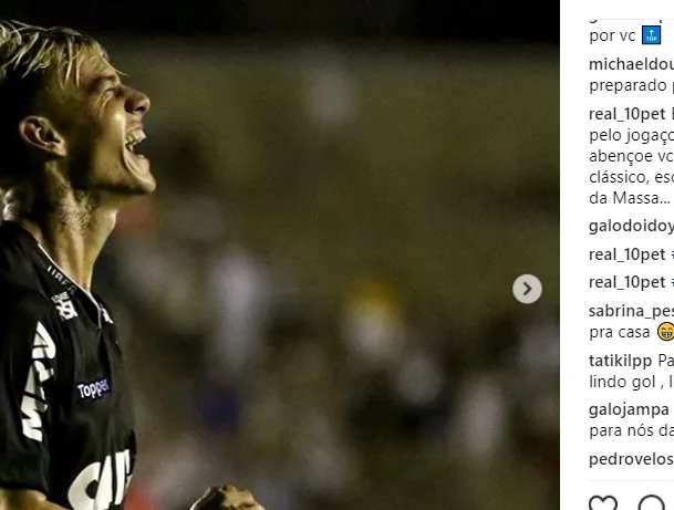 Na web, Erik zoa Róger Guedes e “entrega” apelido do atacante