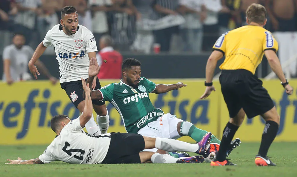 Entenda por que Palmeiras e Corinthians divergem na contagem do histórico do Dérbi