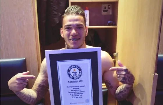 Goleiro da seleção brasileira, Ederson entra para o livro dos recordes; saiba o motivo