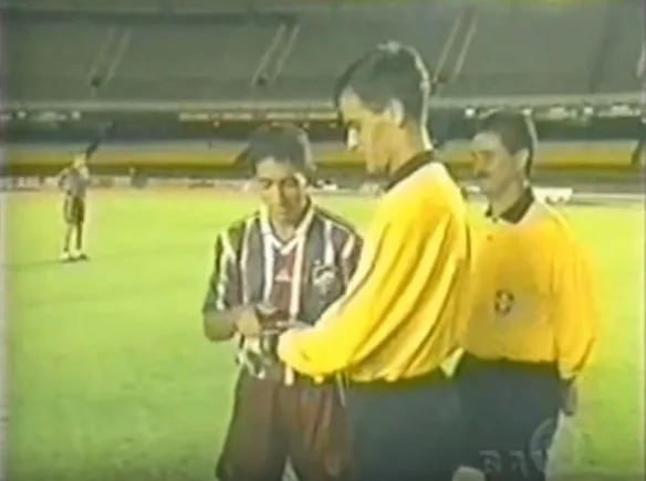 Há 20 anos, Vasco x Fluminense também causava confusão e até WO. Relembre: