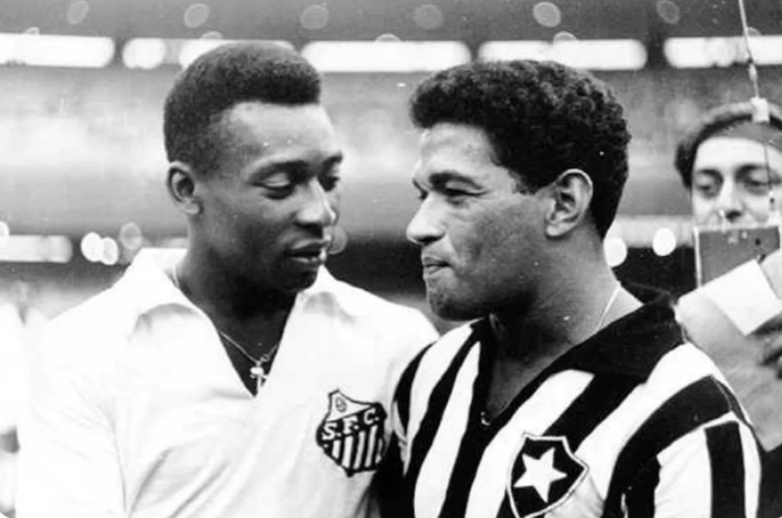 Com Pelé e mais cinco brasileiros, veja a lista dos jogadores com mais gols de falta na história