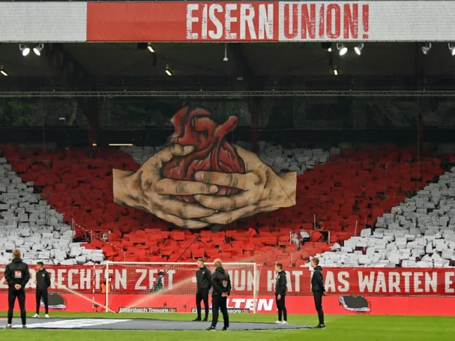 Metalúrgicos, musa de Supla e cantos de Natal: conheça o Union Berlin, que subiu para a Bundesliga pela primeira vez na história Metalúrgicos, musa de Supla e cantos de Natal: conheça o Union Berlin, que subiu para a Bundesliga pela primeira vez na história