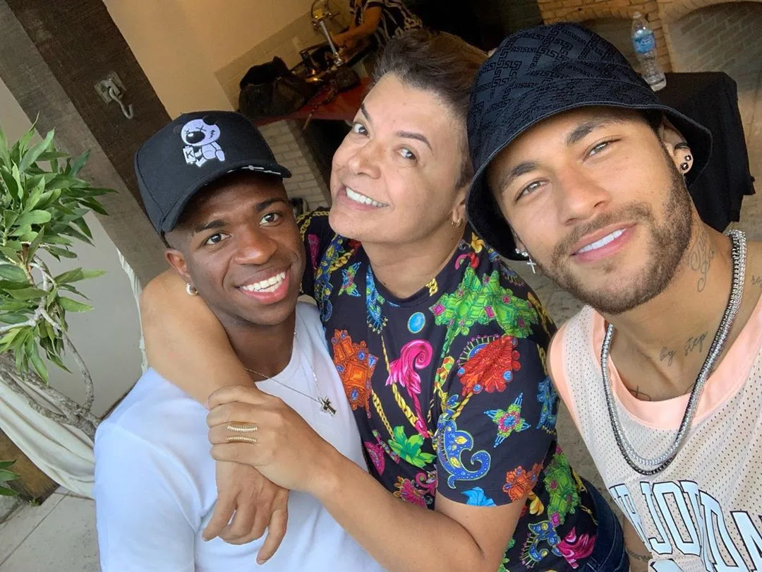 David Brazil nega que recebe salário pago por Neymar