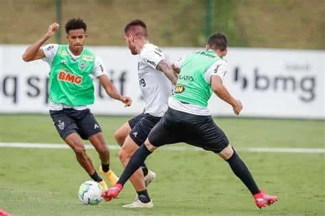 Atlético-MG tem dúvidas na meia para duelo contra o Coritiba; veja a provável escalação