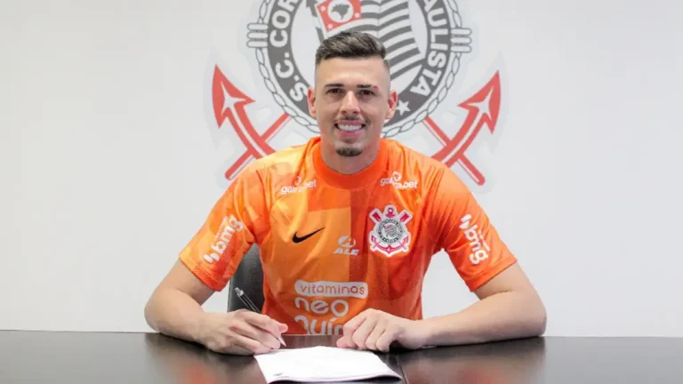 Mercado da bola: Corinthians anuncia a contratação de goleiro Ivan