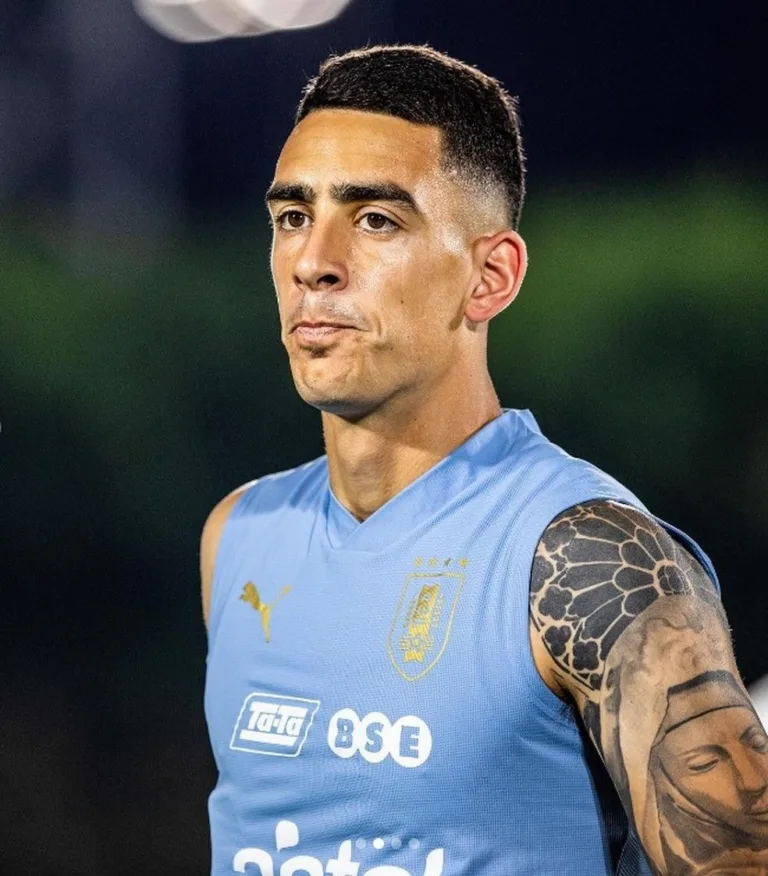 Vasco se aproxima da contratação de lateral da seleção uruguaia