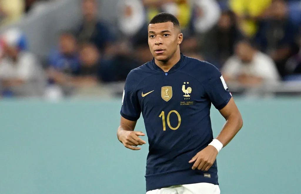 PSG: ex-jogador português coloca Mbappé como “melhor jogador do mundo hoje”