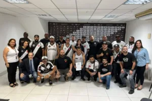 Diretoria do Vasco se reúne com torcedores organizados e faz “acordo” sobre São Januário