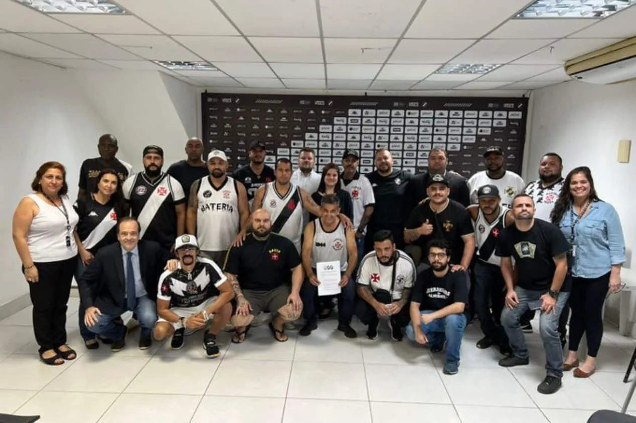 Diretoria do Vasco se reúne com torcedores organizados e faz “acordo” sobre São Januário