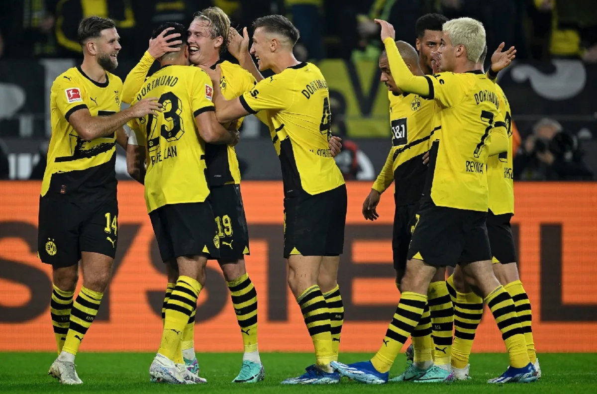 Com direito a golaço, Borussia Dortmund supera o Werder Bremen e conquista a liderança da Bundesliga