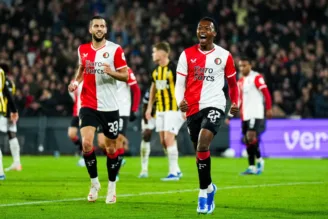 Feyenoord ignorou a defesa do Vitesse e aplicou goleada no Campeonato Holandês
