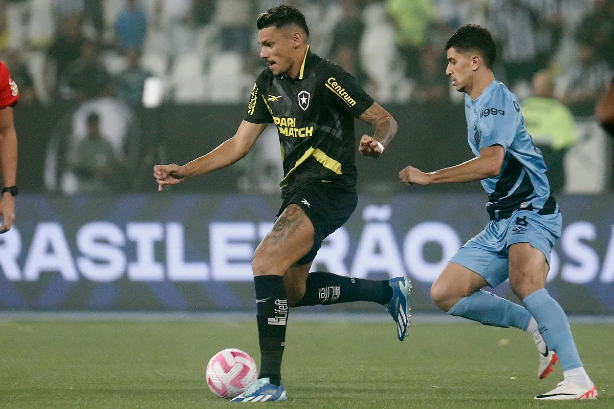 Após quedas de energia, duelo entre Botafogo e Athletico é suspenso no Rio de Janeiro