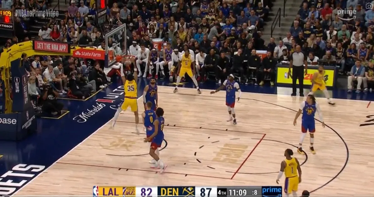 Denver Nuggets x Los Angeles Lakers: em recuperação, Wood gira para enterrar; veja