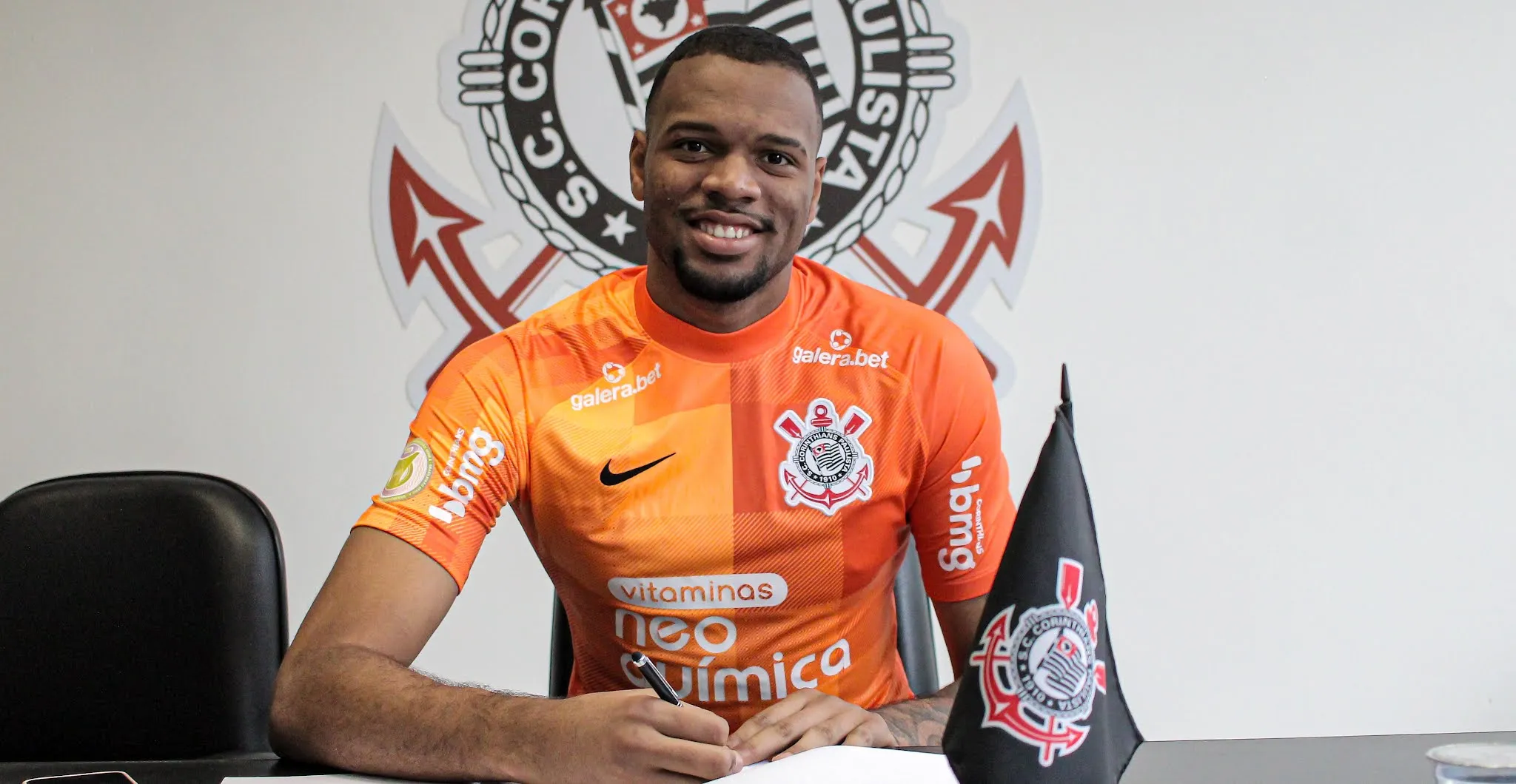 Corinthians deixa aviso sobre vender Carlos Miguel para o Flamengo