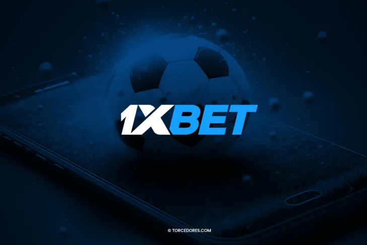 Imagem promocional com logotipo da 1xbet contra fundo em tons sépia: bola de futebol sobre celular.