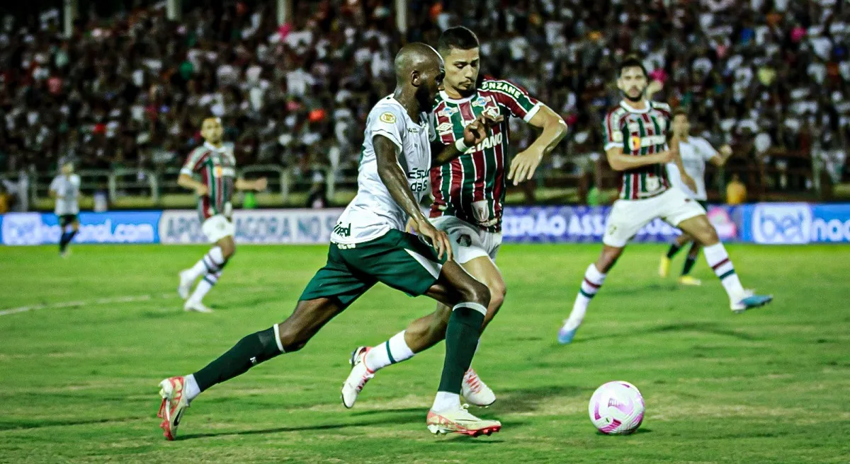 Fluminense atropela o Goiás em uma partida com oito gols