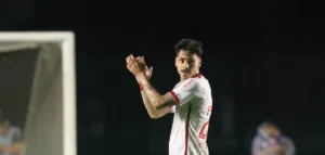 Internacional vence o Vasco e enterra o Cruzmaltino no Z-4 do Brasileirão