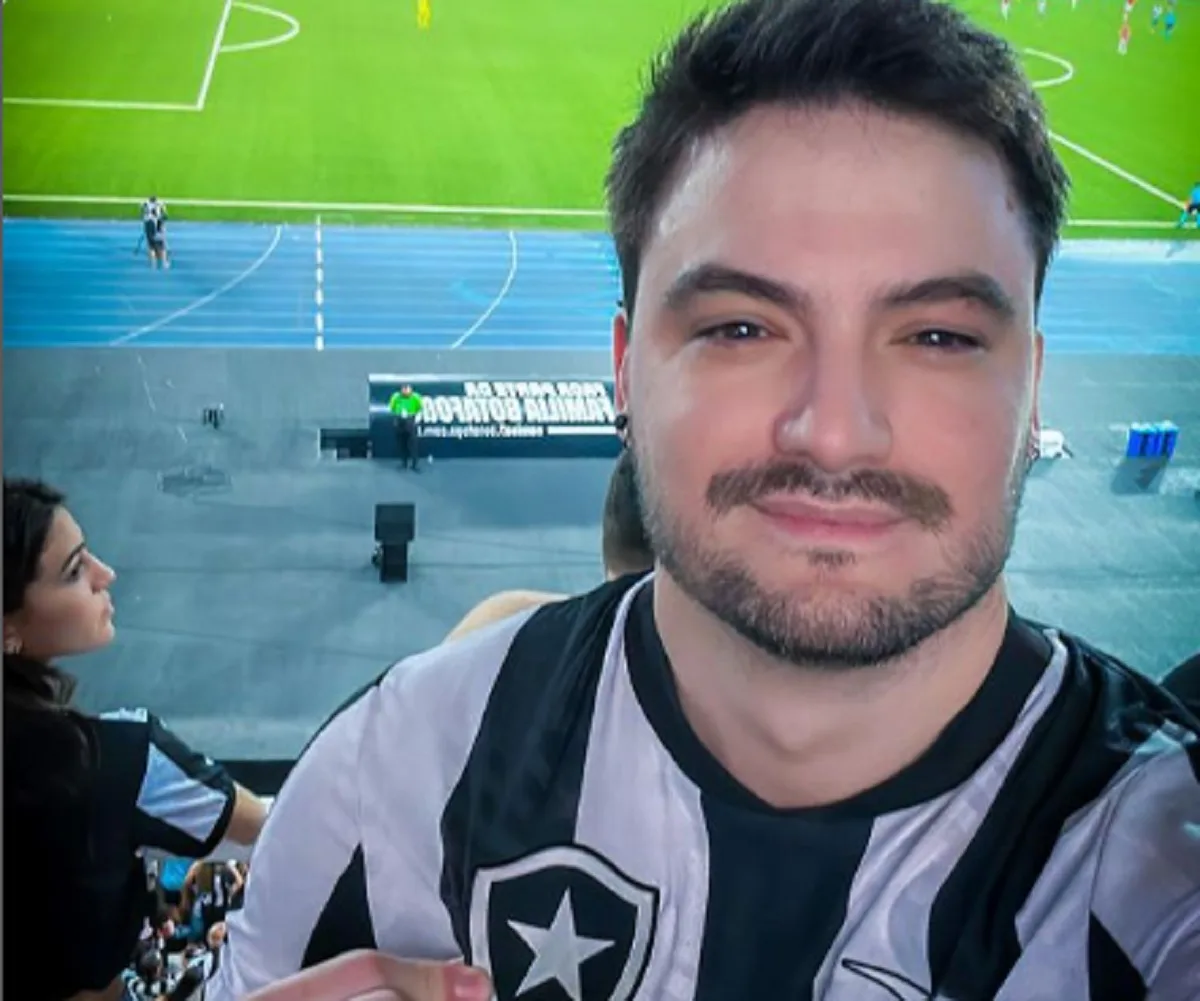  Felipe Neto dispara contra comentarista de Santos x Coritiba: “totalmente descontrolado”