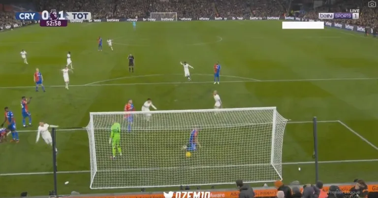 Crystal Palace falha e Tottenham conquista a vantagem com um gol contra; assista