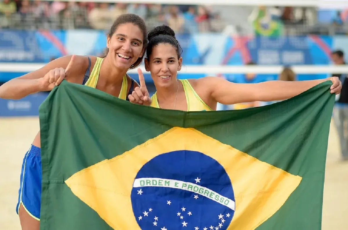 Pan 2023: Duda e Ana Patrícia superam dupla canadense e faturam o ouro no vôlei de praia