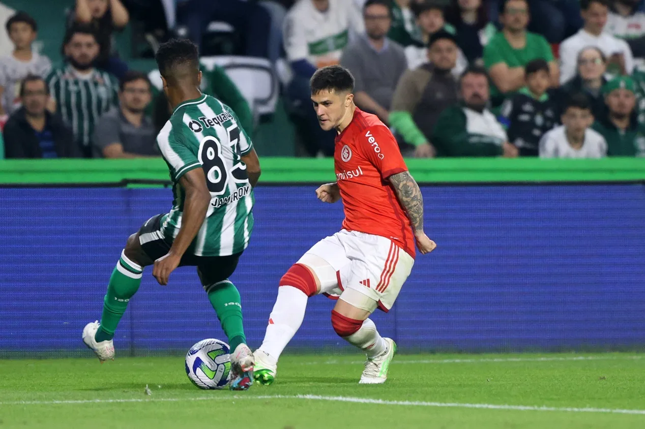 Internacional x Coritiba: onde assistir ao duelo do Brasileirão AO VIVO