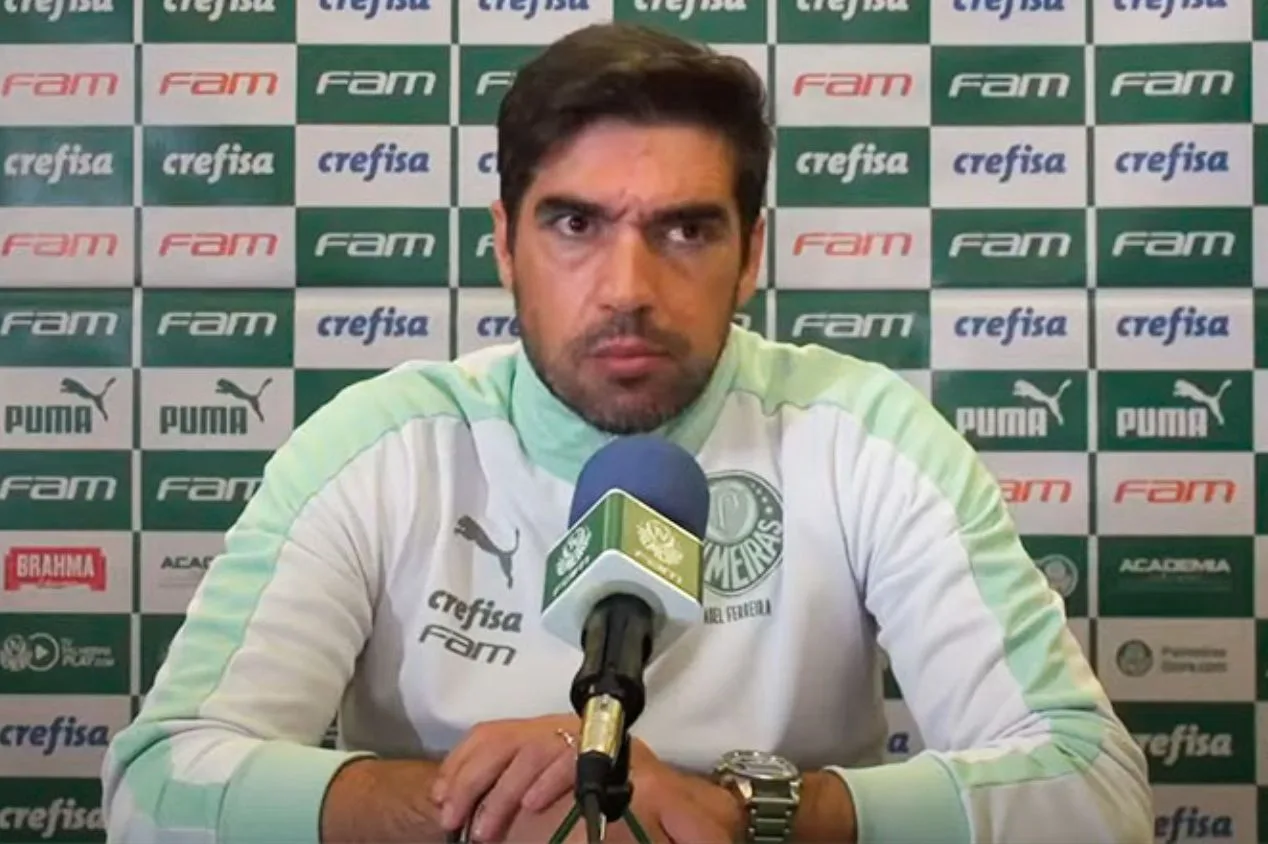 Abel Ferreira “chuta o balde” e deixa recado sobre saída do Palmeiras