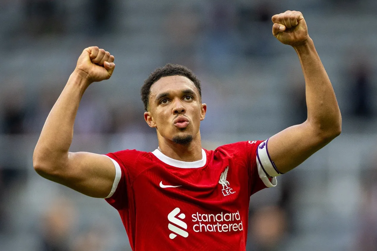 Alexander-Arnold deve perder final da Carabao Cup entre Liverpool e Chelsea; entenda