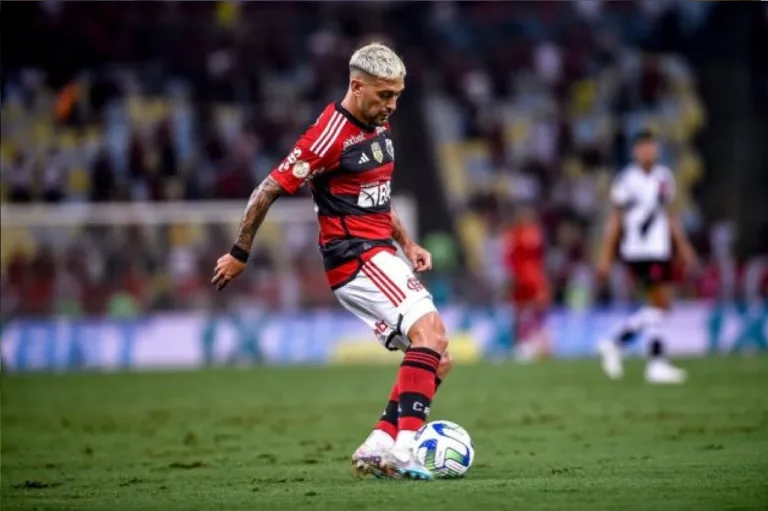 Arrascaeta acredita em possível título do Flamengo no Brasileirão