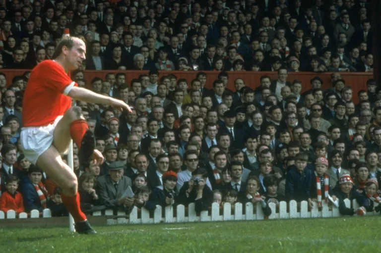 Campeão do Mundo em 1966, Bobby Charlton morre aos 86 anos