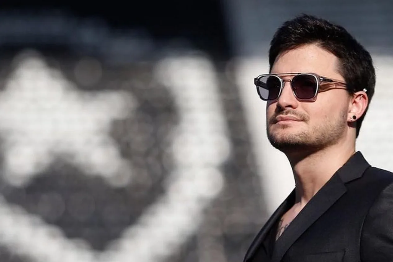 Felipe Neto detona a CBF após arbitragem em jogo do Botafogo: “Entreguem o campeonato”