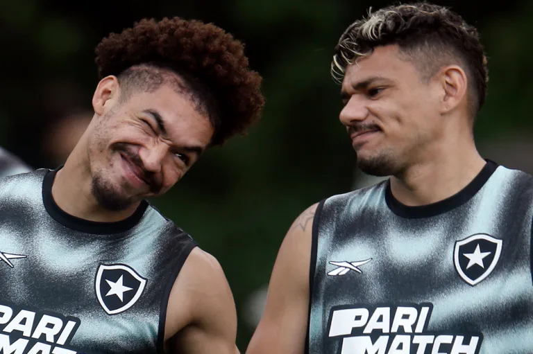 Botafogo mantém vantagem mesmo sem entrar em campo: veja a tabela do Brasileirão