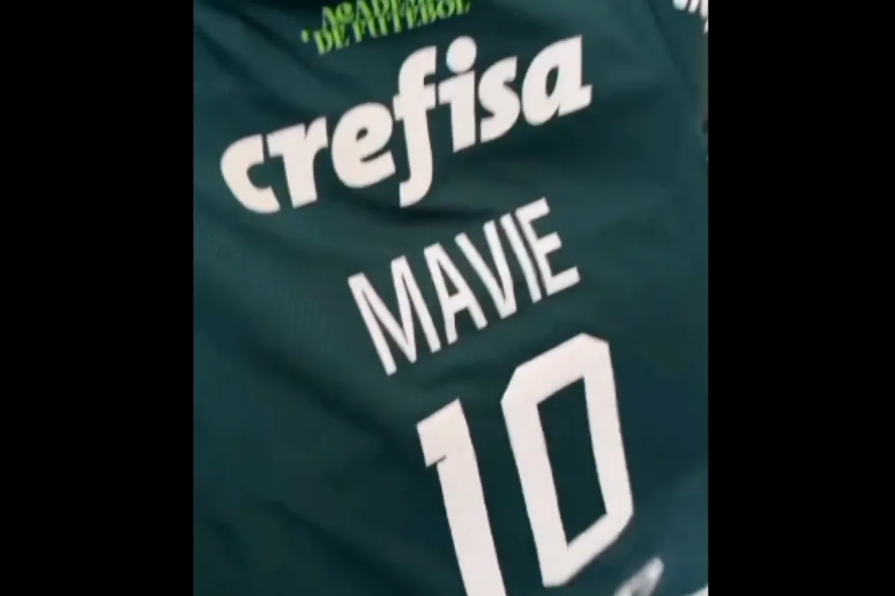 Palmeiras envia kit de produtos para filha de Neymar