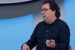 Casagrande faz aposta ousada sobre rebaixamento no Brasileirão: “Acredito”