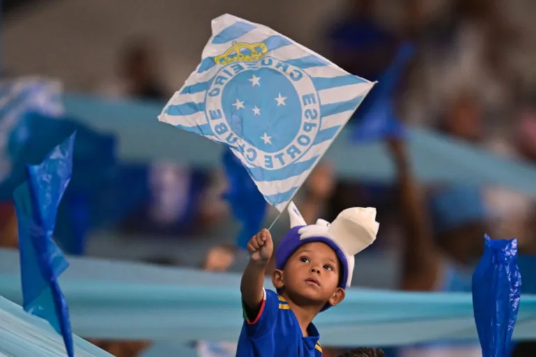 Sem jogo no final de semana, Cruzeiro treina na Toca da Raposa