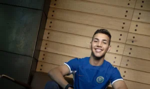Flamengo intensifica negociações com Chelsea por Deivid Washington e enfrenta concorrência portuguesa