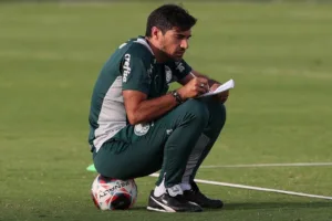 Abel Ferreira iguala marca de Felipão no Palmeiras hoje