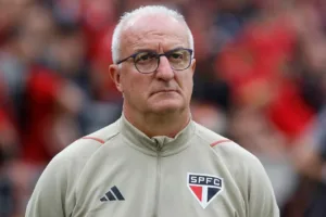 Dorival Júnior abre o jogo sobre “lançamento” de jovens no São Paulo