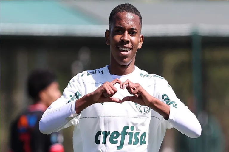 Palmeiras blinda Estêvão, a joia de 16 anos, do interesse dos europeus; entenda