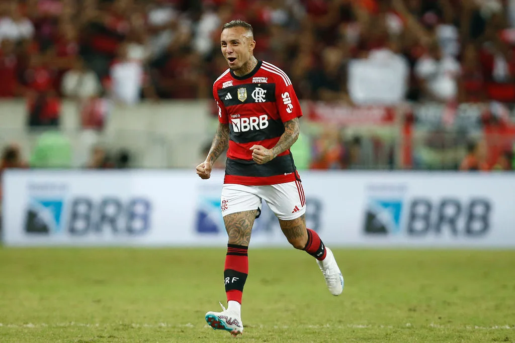 Everton Cebolinha se destaca ao substituir Bruno Henrique em jogo do Flamengo