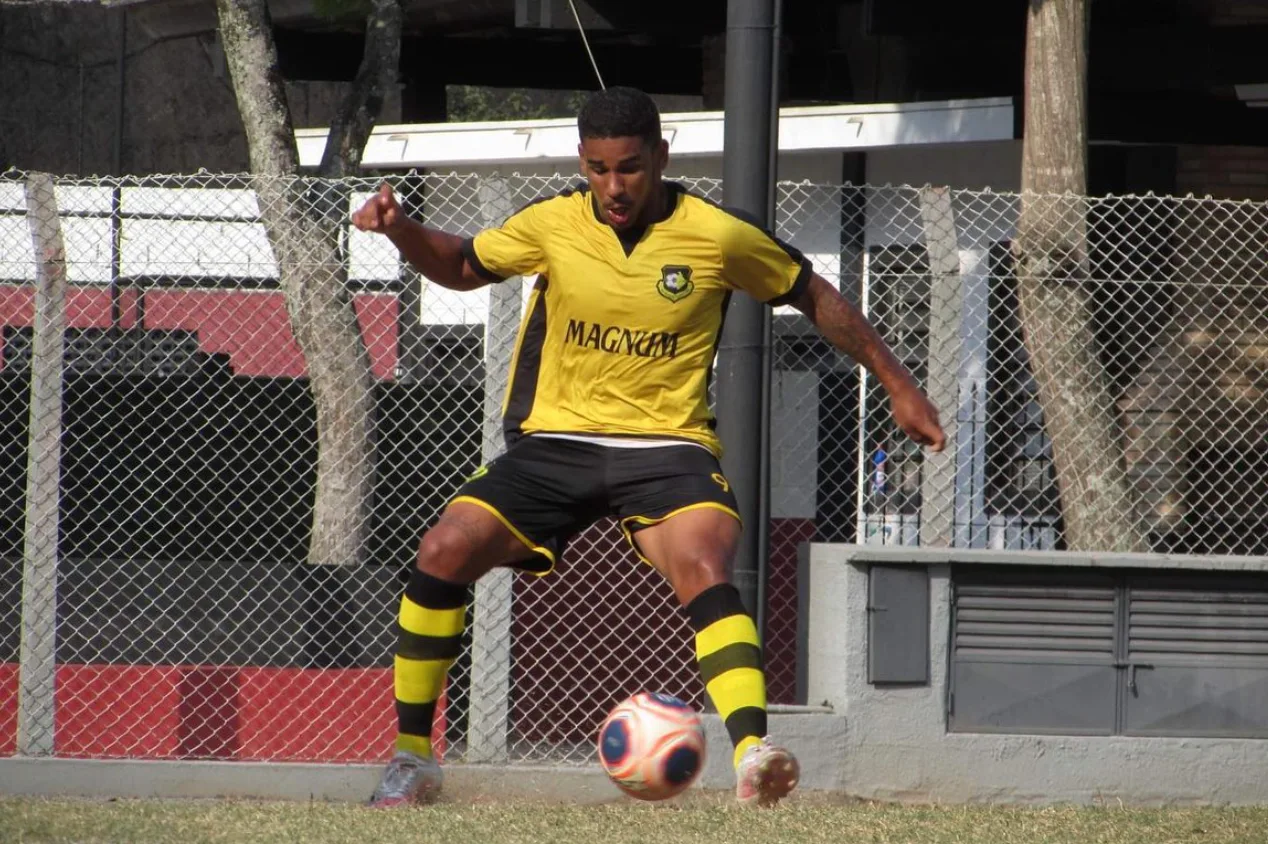 Ex-jogador do Cruzeiro morre aos 21 anos no interior de São Paulo