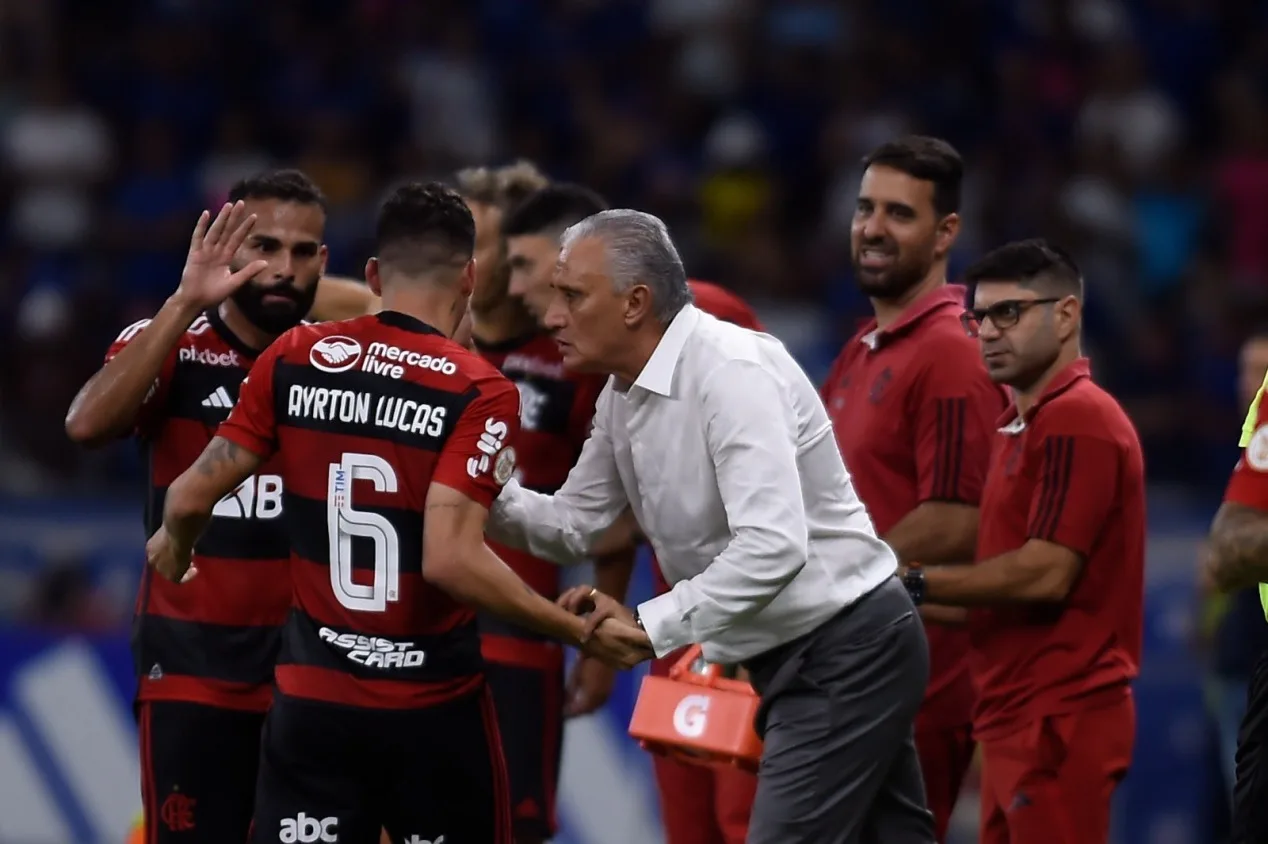 Técnico do Flamengo, Tite tem encontro inesperado com jogadores do Corinthians